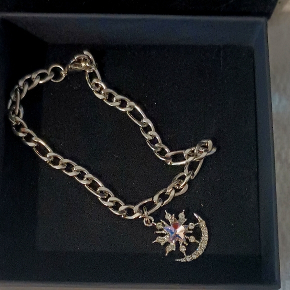 Lovely Rhinestone Charm Bracelet So Pretty and Shimmering - Picture 2 of 12